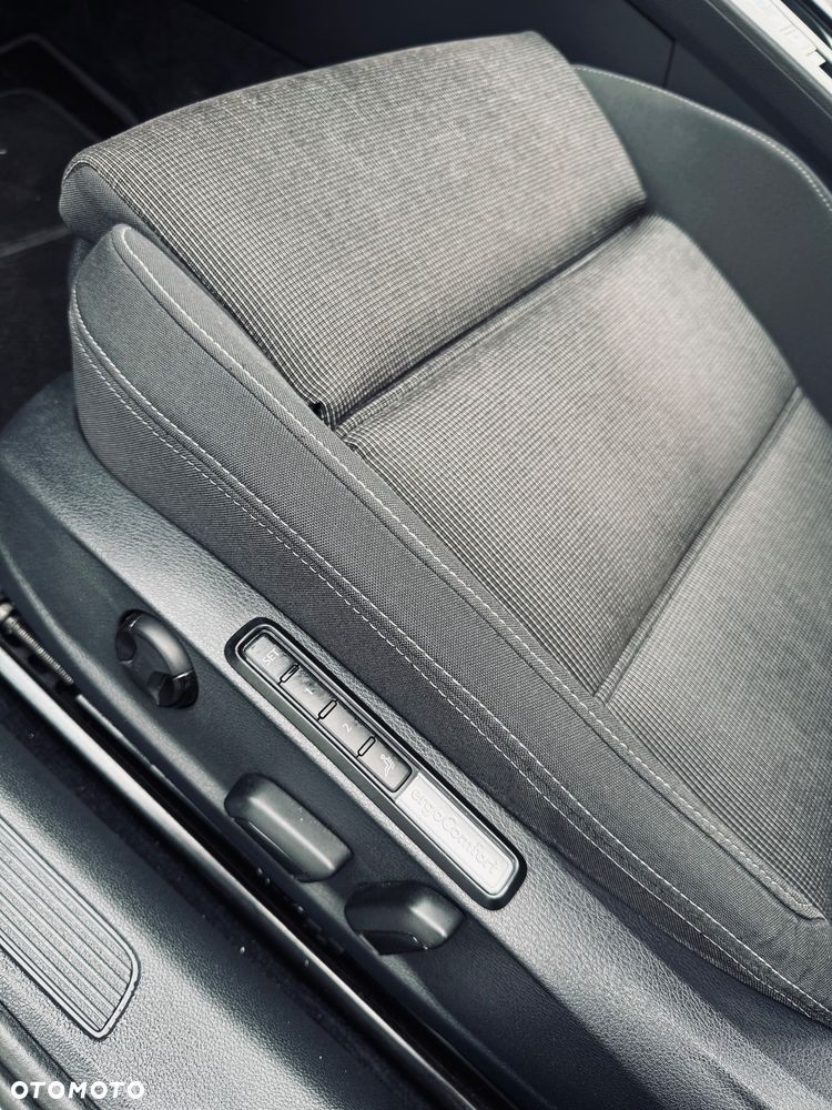 Volkswagen Passat Variant 2.0 TDI DSG (BlueMotion Technology) Comfortline - 13