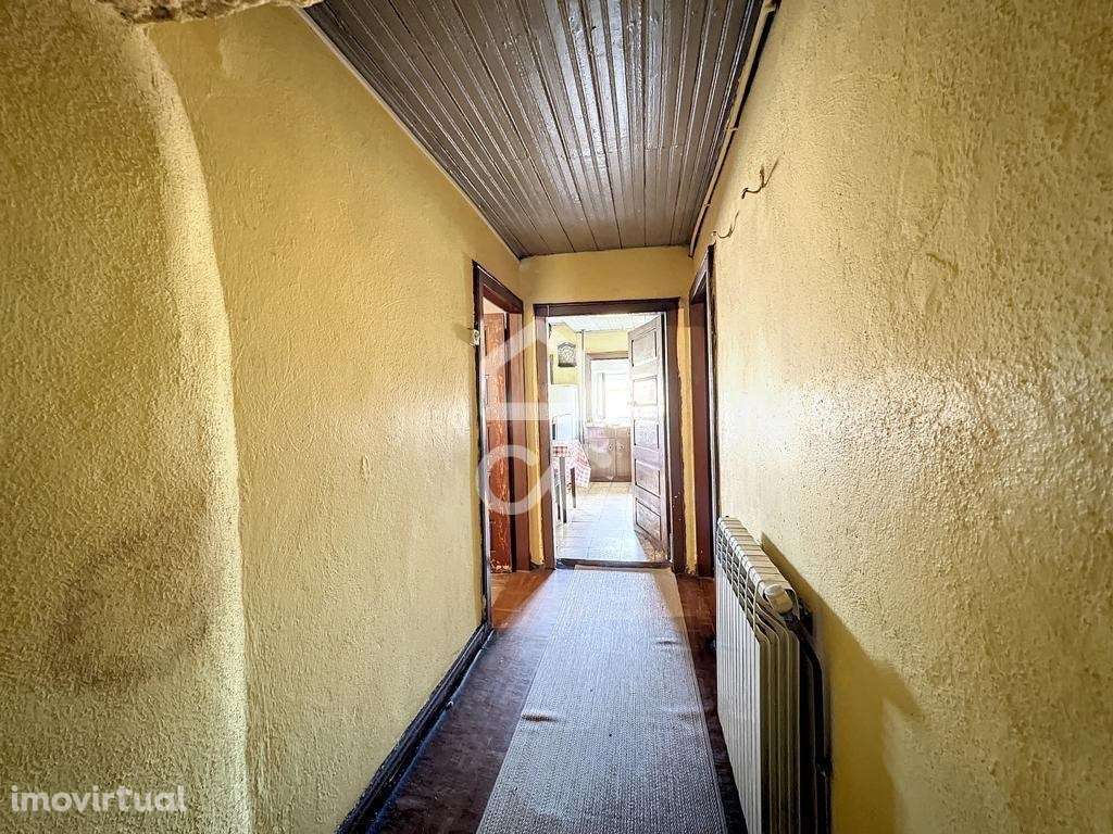 Moradia com terreno para recuperar em Vilar de Perdizes - Grande imagem: 4/26