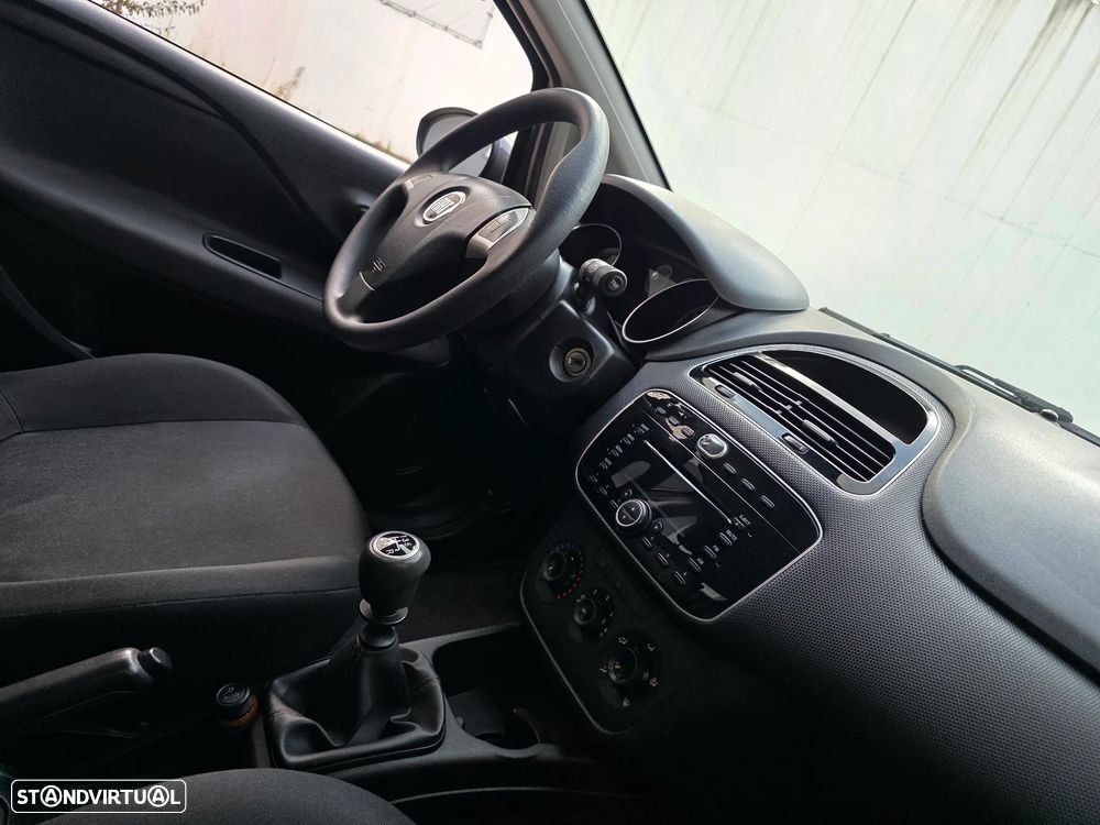 Fiat Punto 1.2 Young S&S - 40