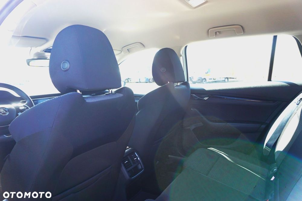 Skoda Octavia 1.5 TSI e-Tec Ambition DSG - 8