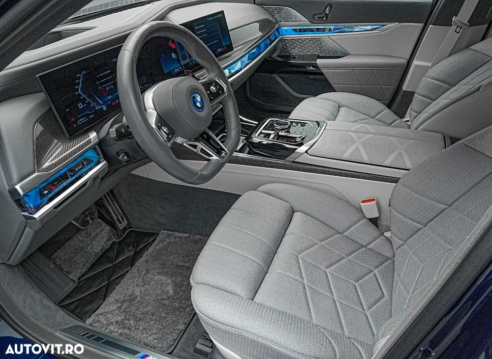 BMW M7 M760e xDrive PHEV - 14