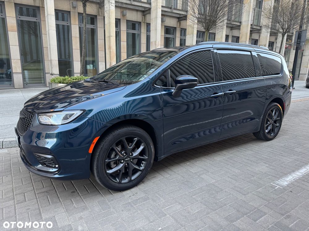 Chrysler Pacifica - 17