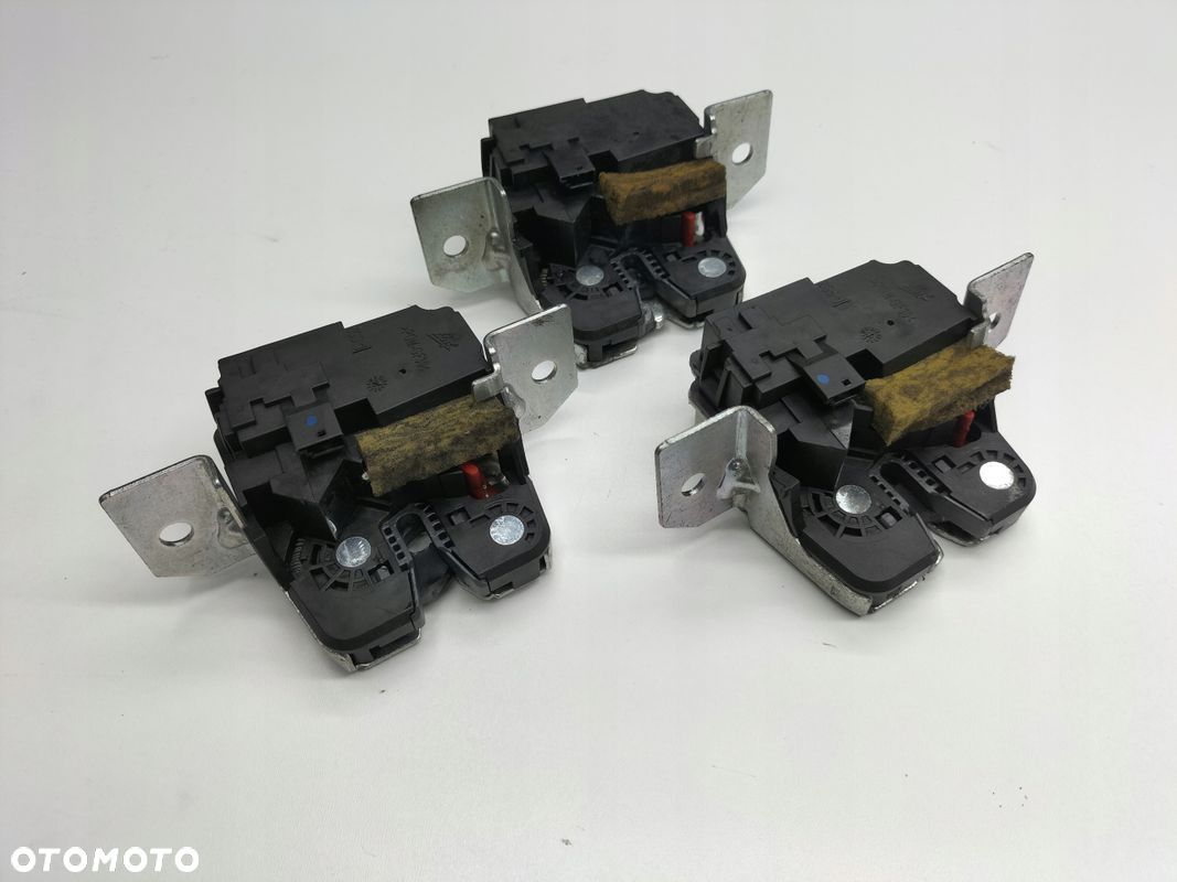 Zamek klapy bagażnika Mercedes 169 245 A1697400135 - 1