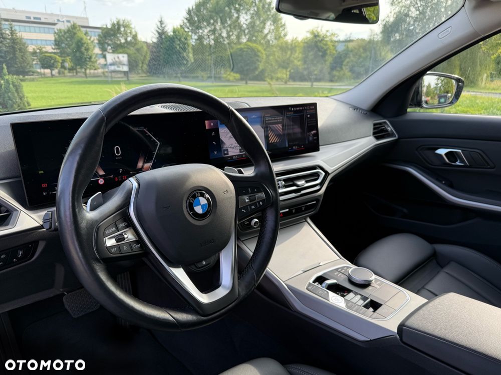 BMW Seria 3 318d Touring - 11