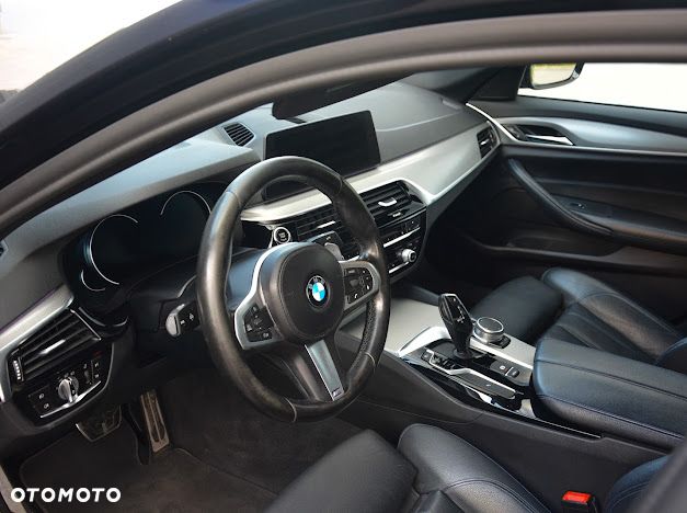 BMW Seria 5 520d xDrive M Sport sport - 24