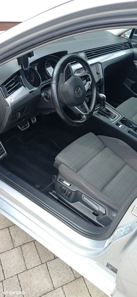 Volkswagen Passat 2.0 TDI SCR DSG Business - 26