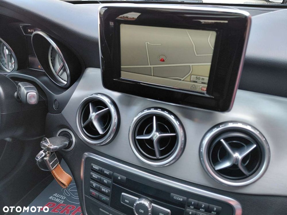 Mercedes-Benz GLA - 18