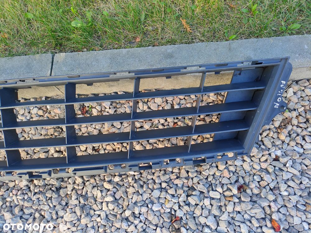 CLIO III 3 KRATKA ŚRODKOWA ZDERZAKA PRZÓD 622541459R - 4