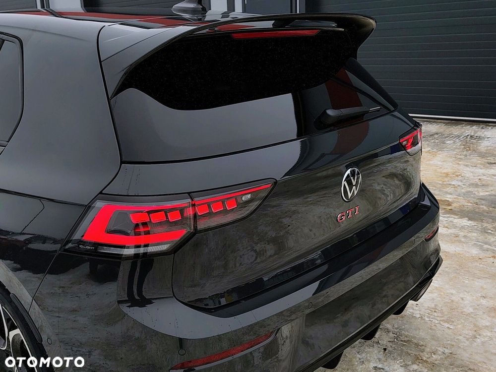 Volkswagen Golf - 11