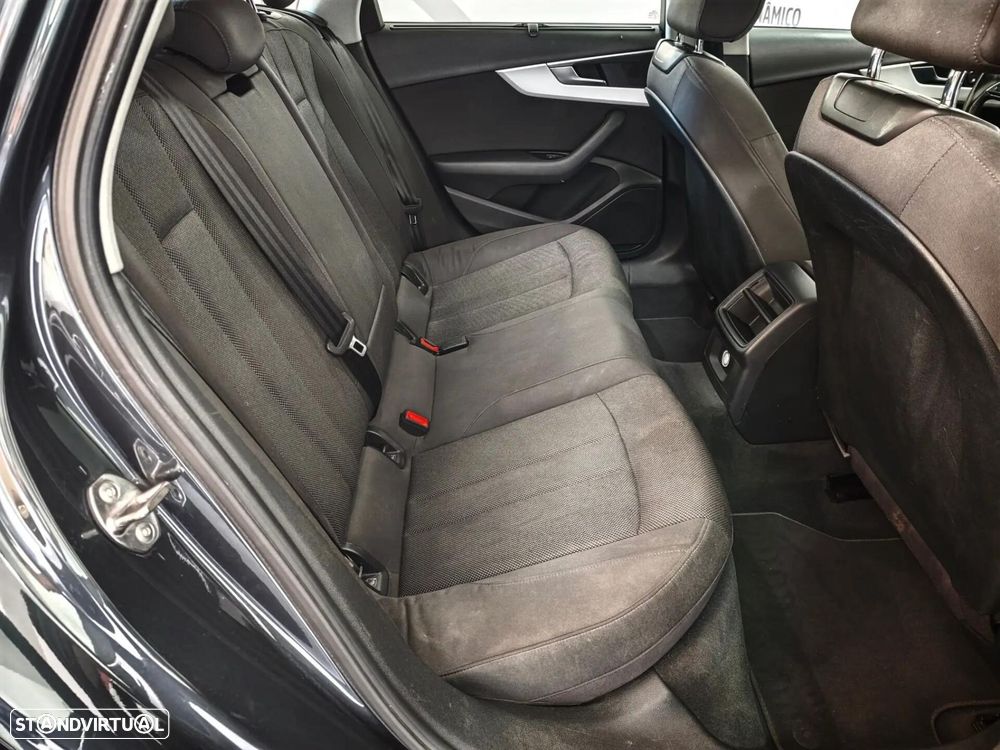 Audi A4 Avant 2.0 TDI Advance S tronic - 25
