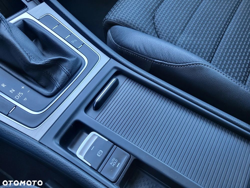 Volkswagen Golf - 21