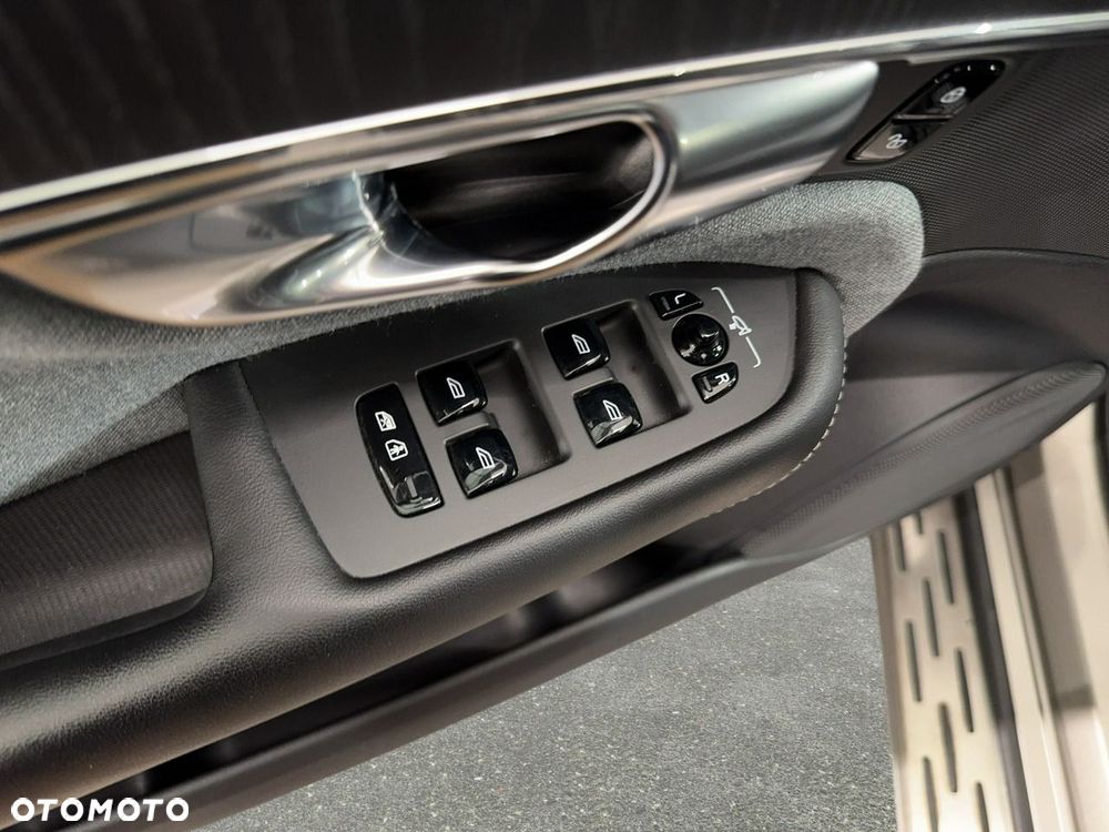 Volvo XC 90 - 34
