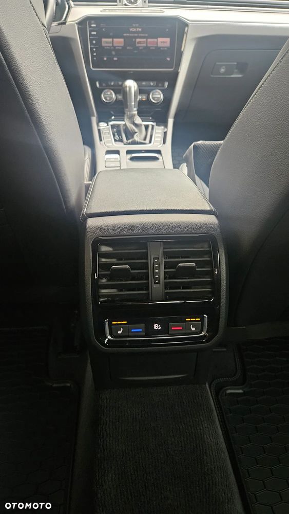 Volkswagen Arteon 2.0 TDI Bi-Turbo SCR 4Mot R-Line DSG - 12