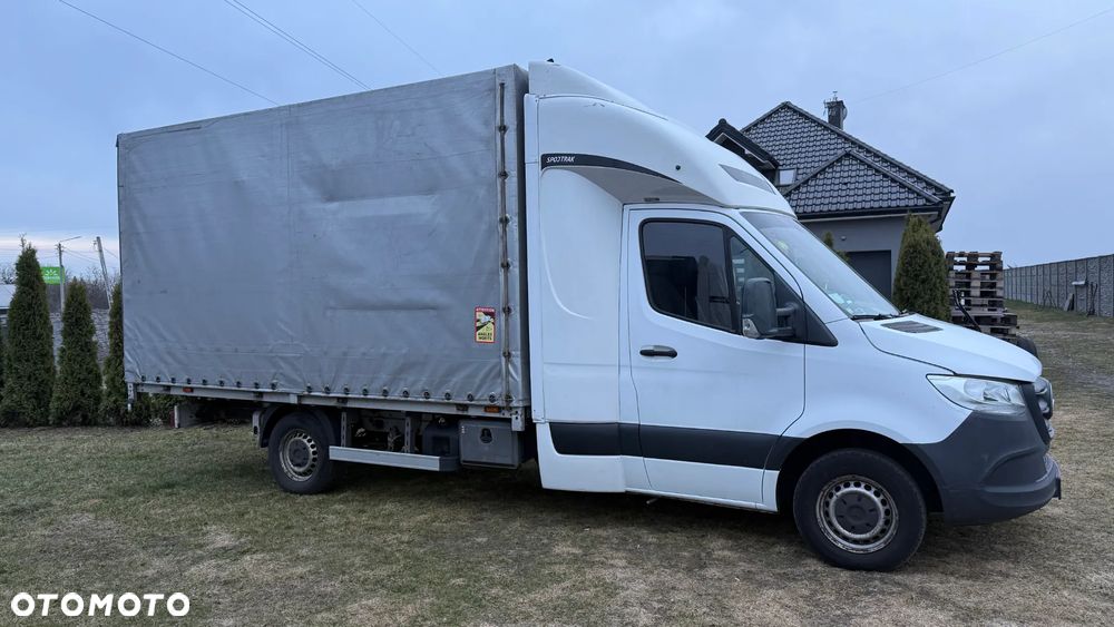 Mercedes-Benz W907 - 4