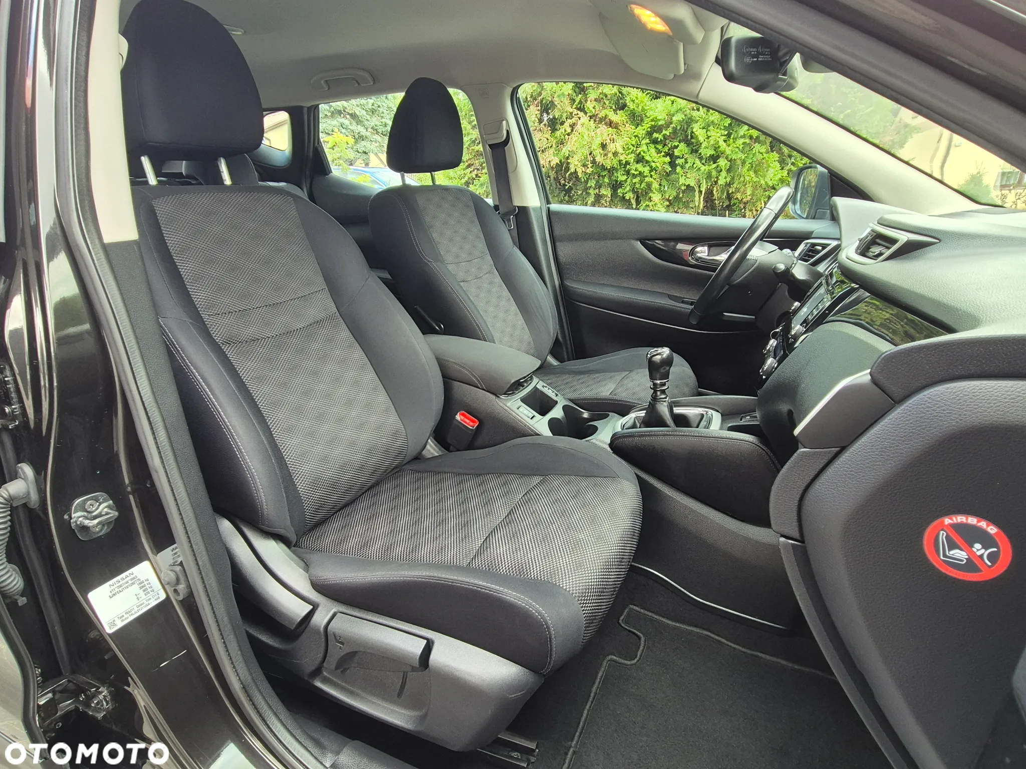 Nissan Qashqai 1.2 DIG-T N-Vision - 31