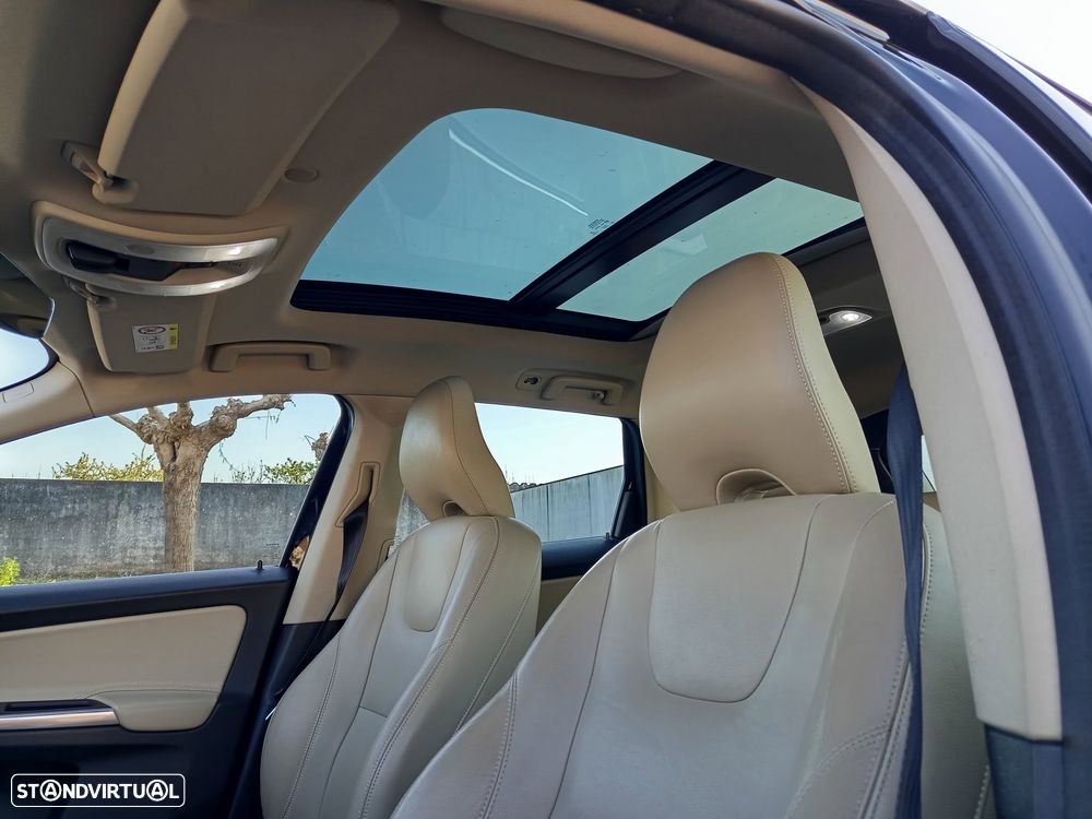 Volvo XC 60 2.0 D3 Momentum - 2