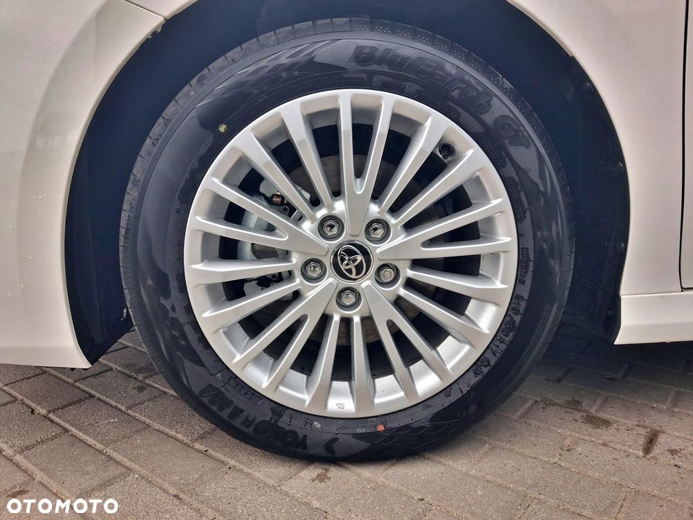 Toyota Camry 2.5 Hybrid Dynamic Force Comfort e-CVT - 11