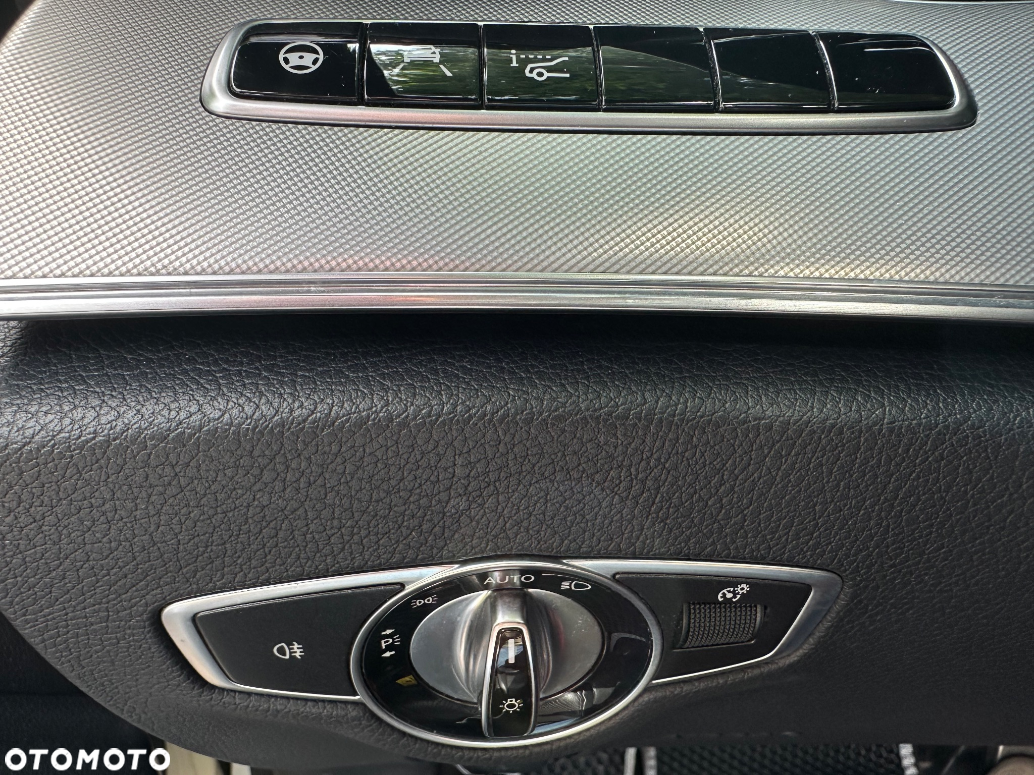 Mercedes-Benz Klasa E 220 d Coupe 4-Matic 9G-TRONIC - 17
