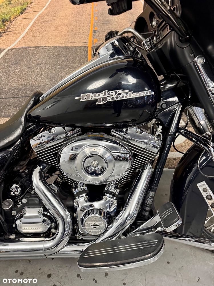 Harley-Davidson Touring Street Glide - 10