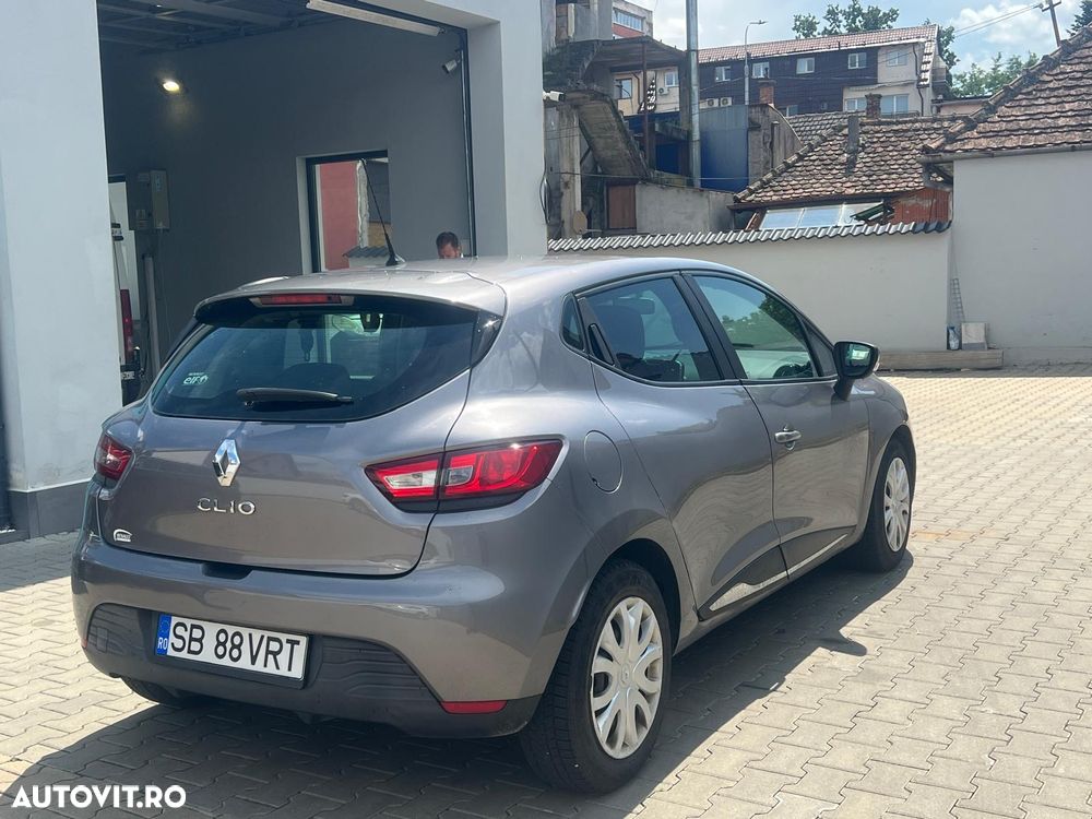 Renault Clio - 8