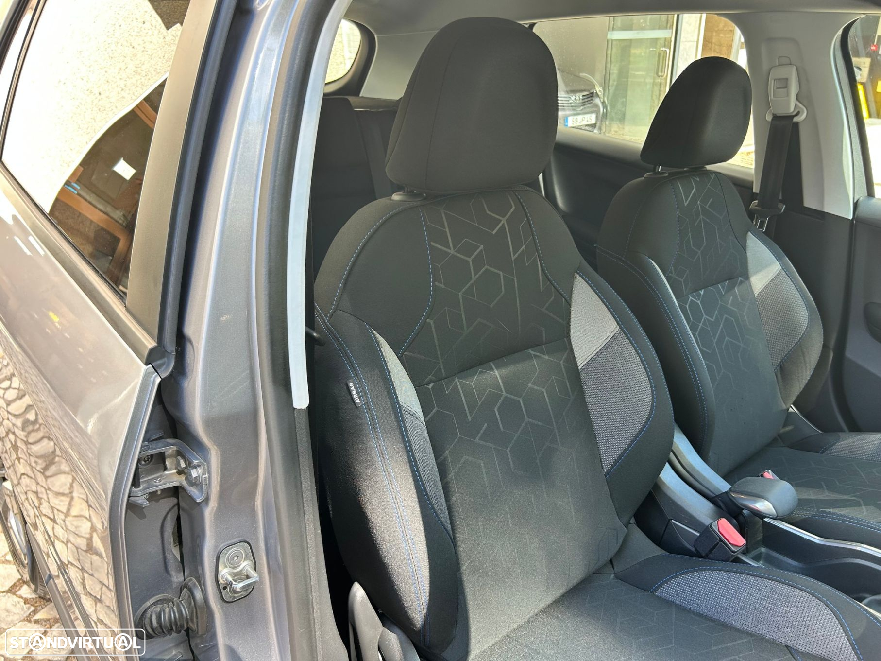 Peugeot 2008 1.2 PureTech Style - 12