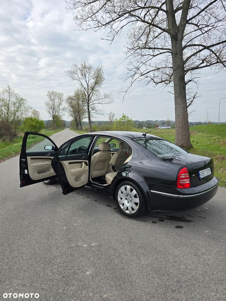 Skoda Superb 2.8 V6 Automatik Elegance - 15