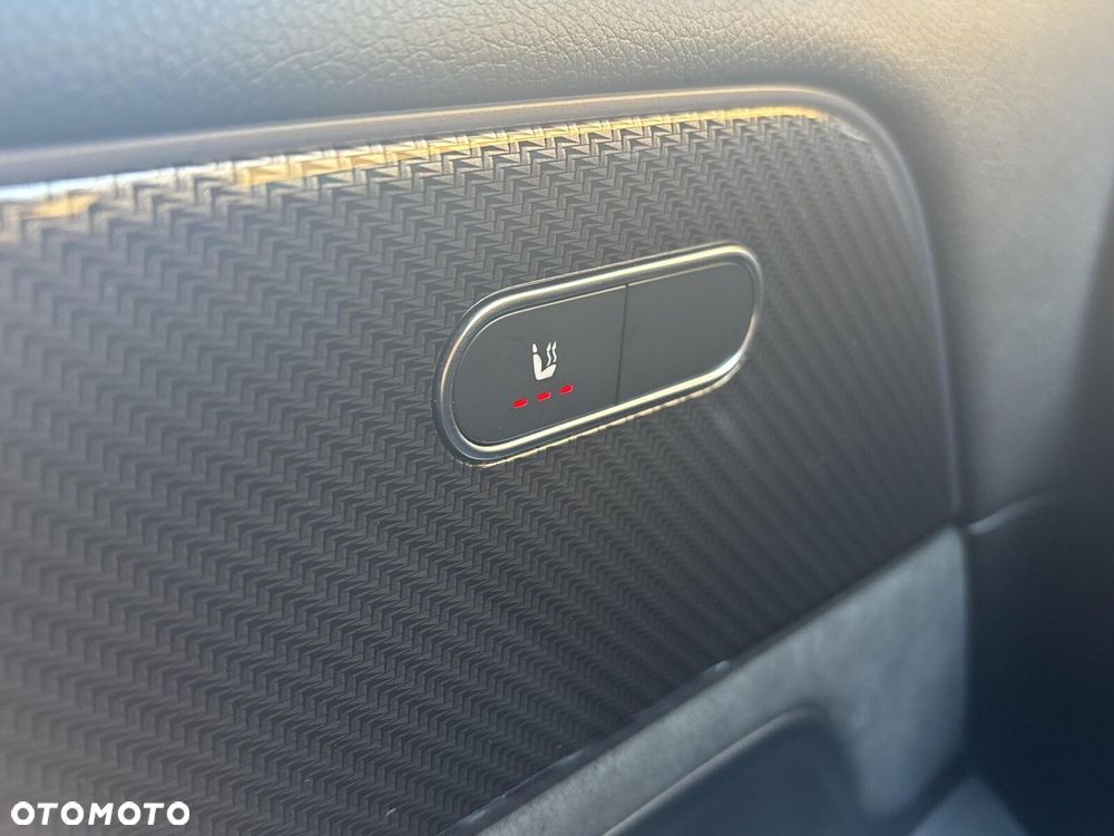 Mercedes-Benz GLA - 26