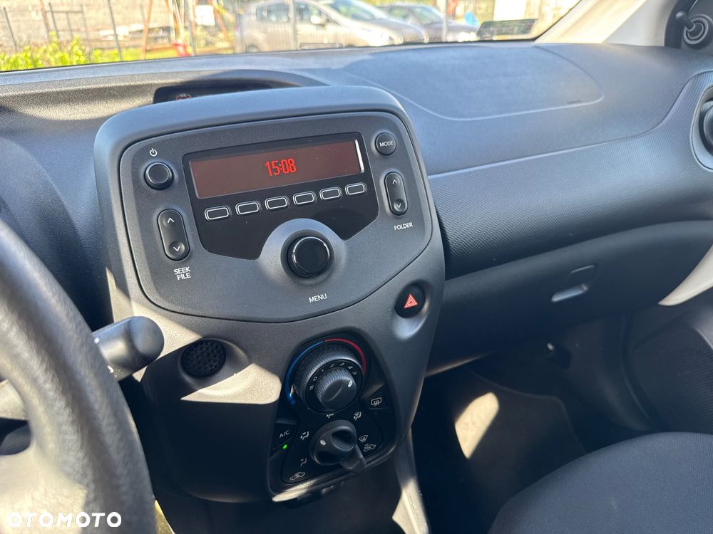 Toyota Aygo 1.0 VVT-i Sprint EU6 - 27