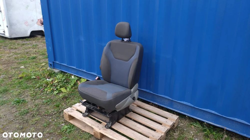 FOTEL KIEROWCY TRAFIC VIVARO PRIMASTAR 01- NO 925/149 - 3