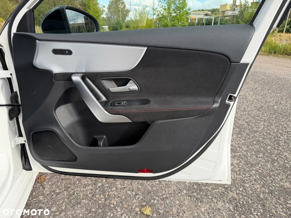 Mercedes-Benz Klasa A 200 4-Matic AMG Line 8G-DCT - 26