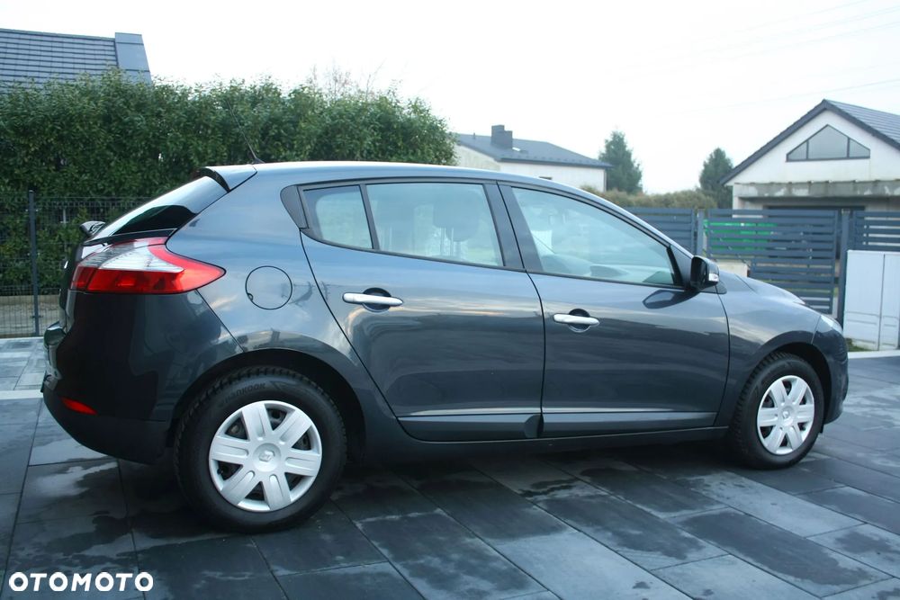 Renault Megane 1.6 16V Dynamique Euro5 - 11