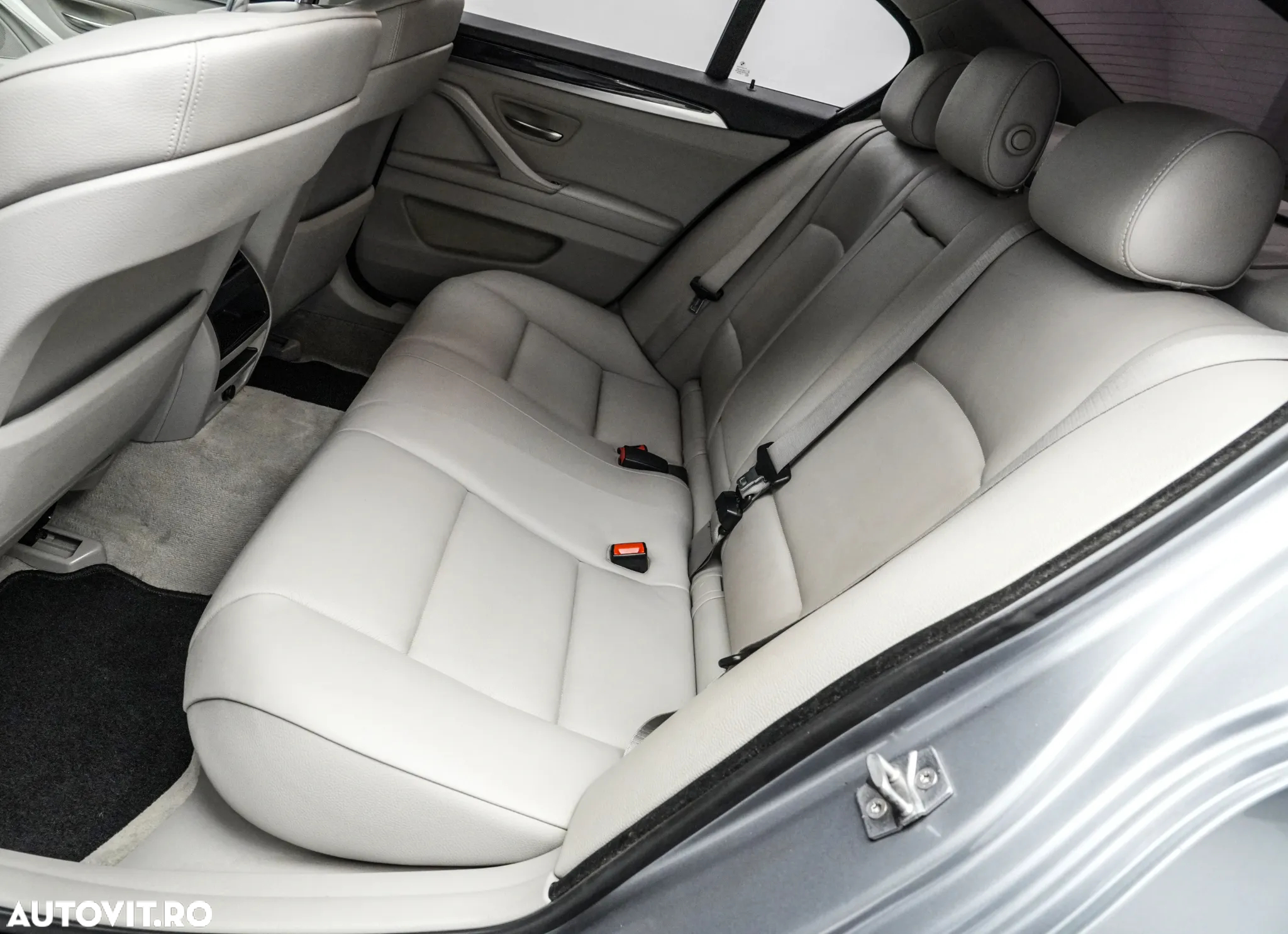 BMW Seria 5 525d xDrive - 15
