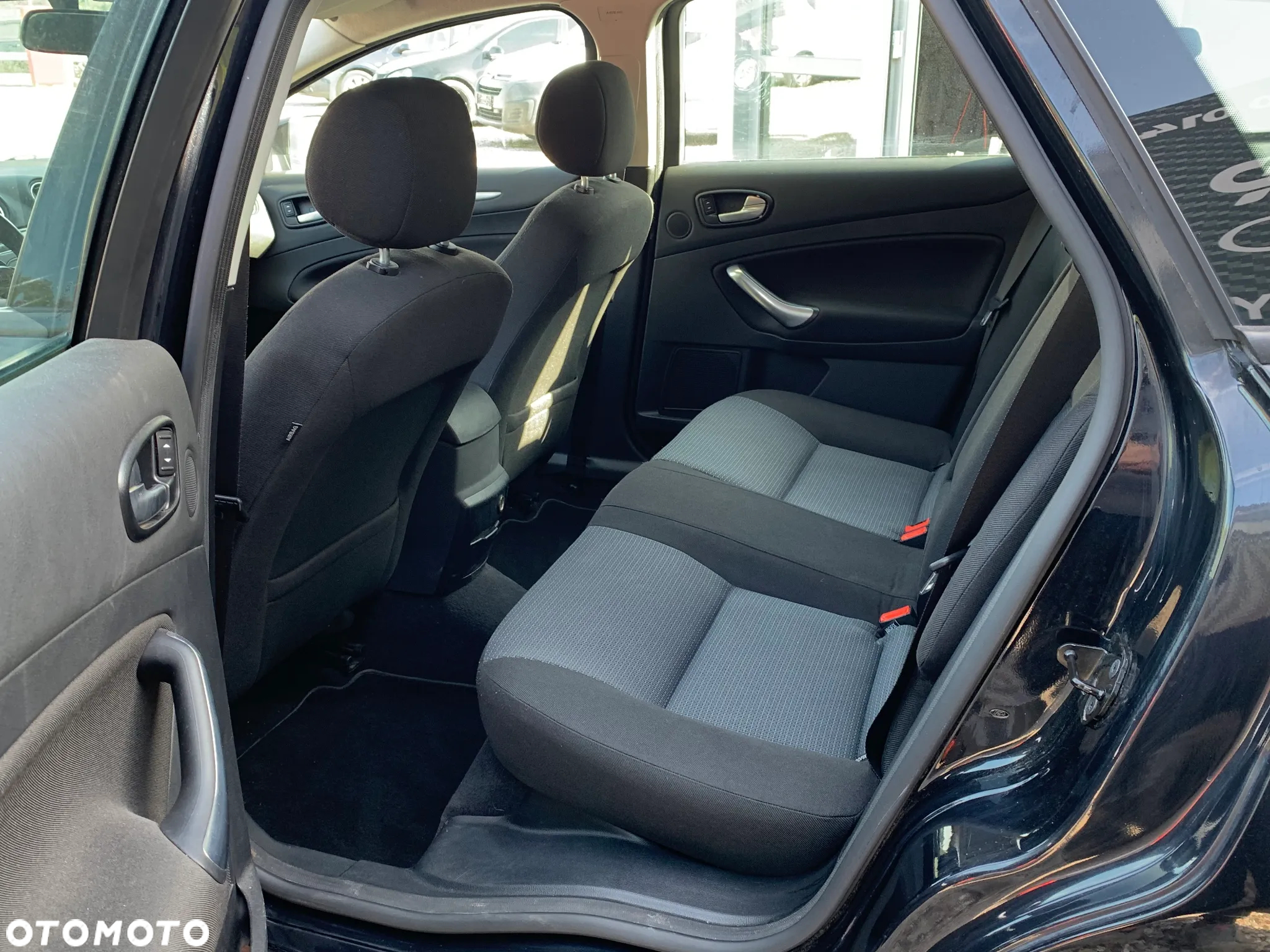 Ford Mondeo - 8