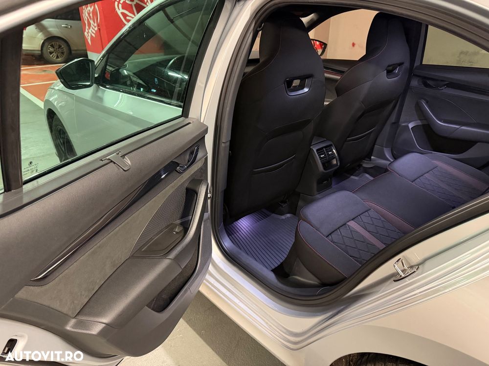 Skoda Octavia 2.0 245 TSI DSG RS - 11