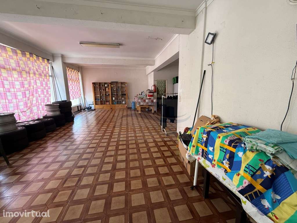 Loja 360º com 300m² - Elias Garcia, Amadora | Grande Visibilidade C... - Grande imagem: 5/12
