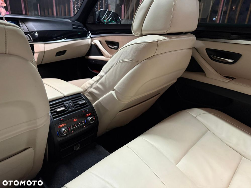 BMW Seria 5 M550d xDrive - 11