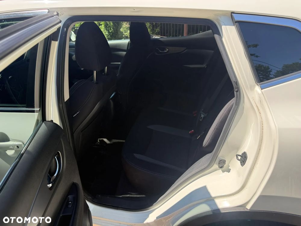Nissan Qashqai 1.2 DIG-T N-Connecta EU6 - 8