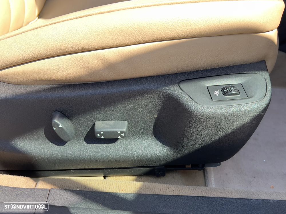 Peugeot 407 SW 2.0 HDi Executive - 17