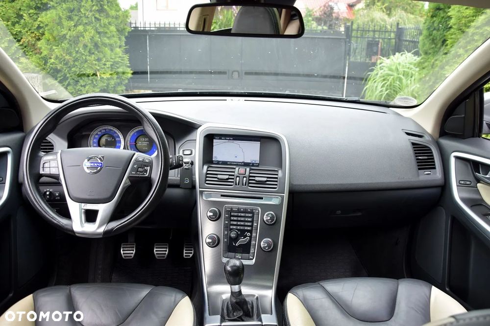 Volvo XC 60 D5 AWD RDesign - 24