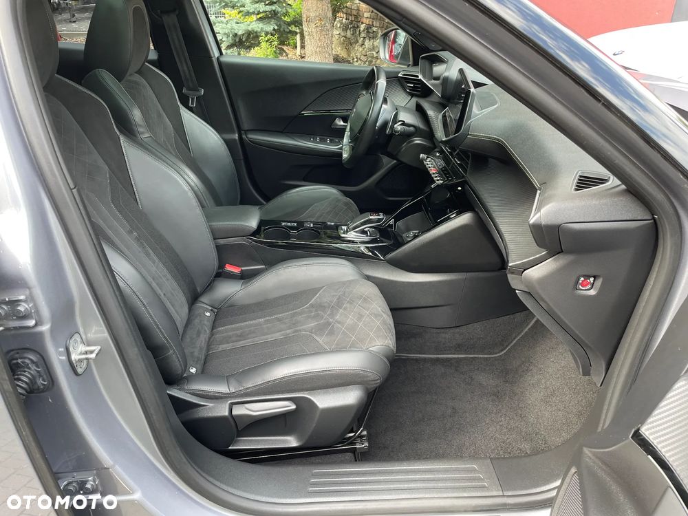 Peugeot 2008 1.2 PureTech GT S&S EAT8 - 17