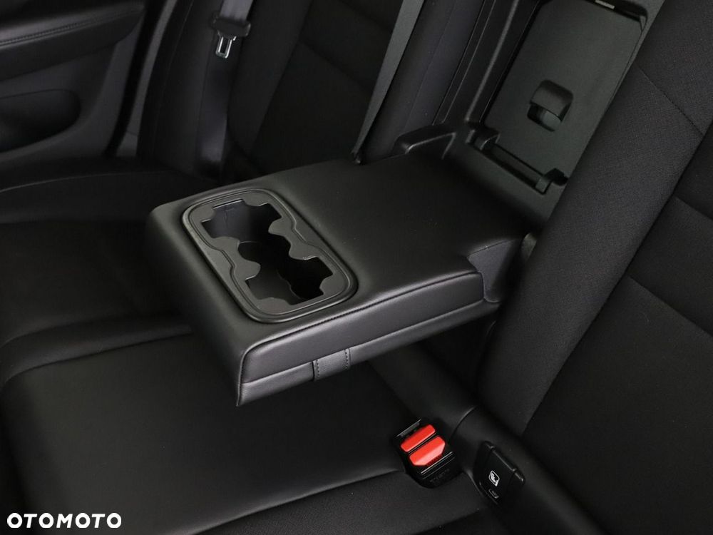 Volvo V60 D4 Geartronic Momentum Pro - 39