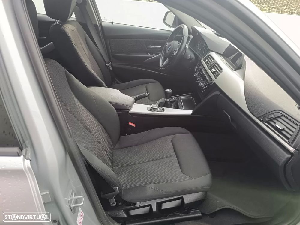 BMW 318 d M Sport - 33