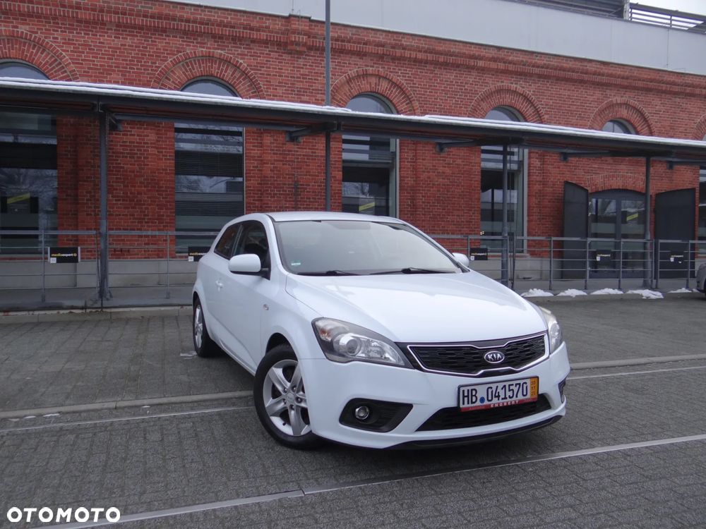 Kia ProCeed 1.4 CVVT Dream-Team Edition - 1