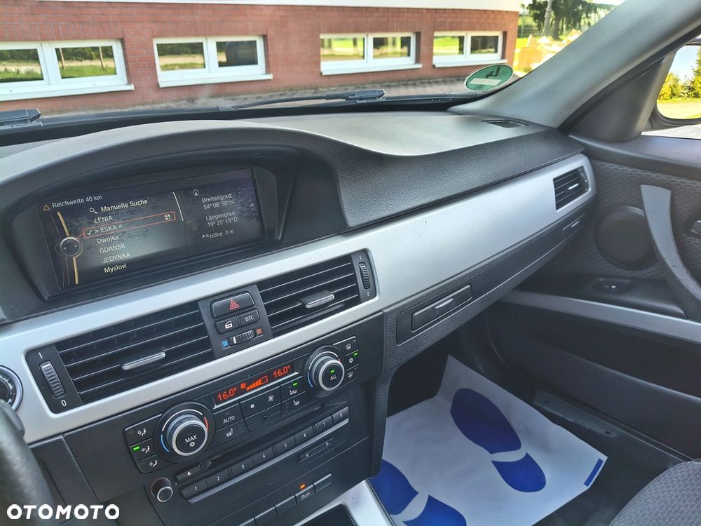 BMW Seria 3 320d DPF Edition Sport - 20