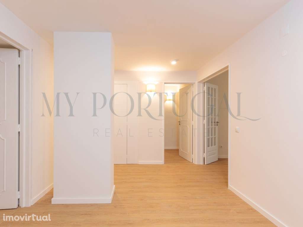 Miraflores T4 de Estreia com Garagem Dupla - Grande imagem: 4/28