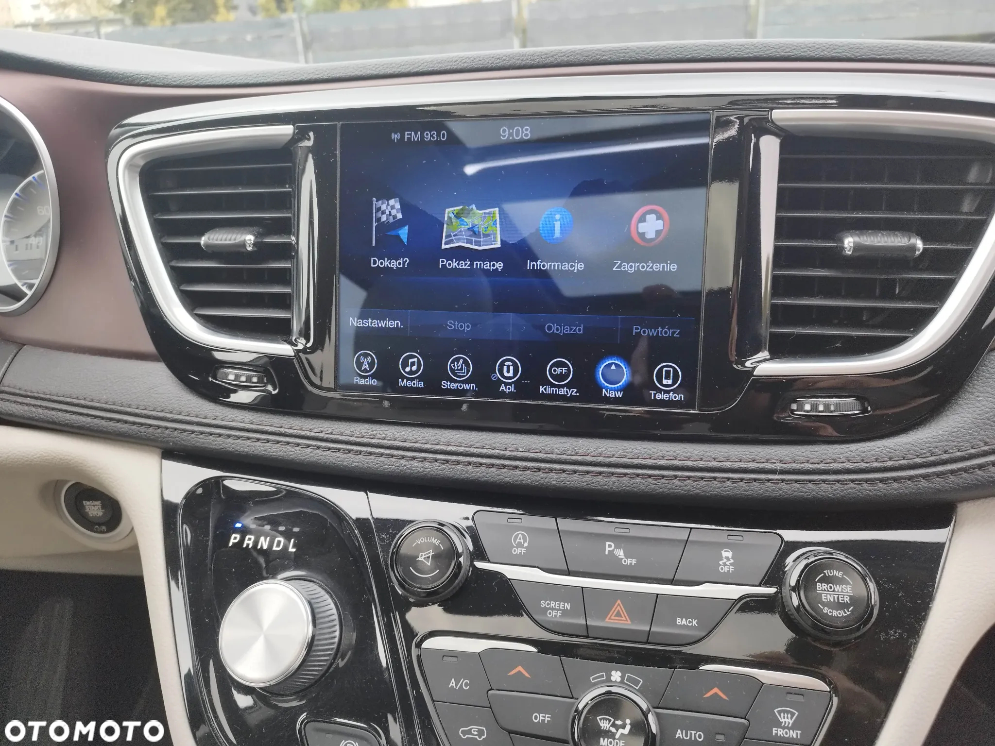 Chrysler Pacifica - 8