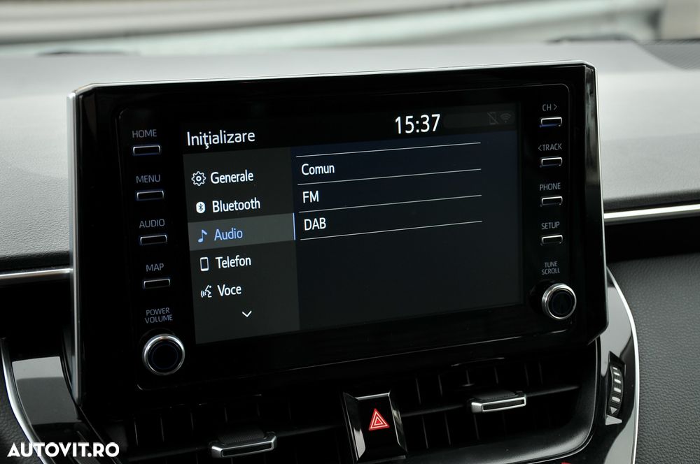 Toyota Corolla 1.8 HSD Business - 18