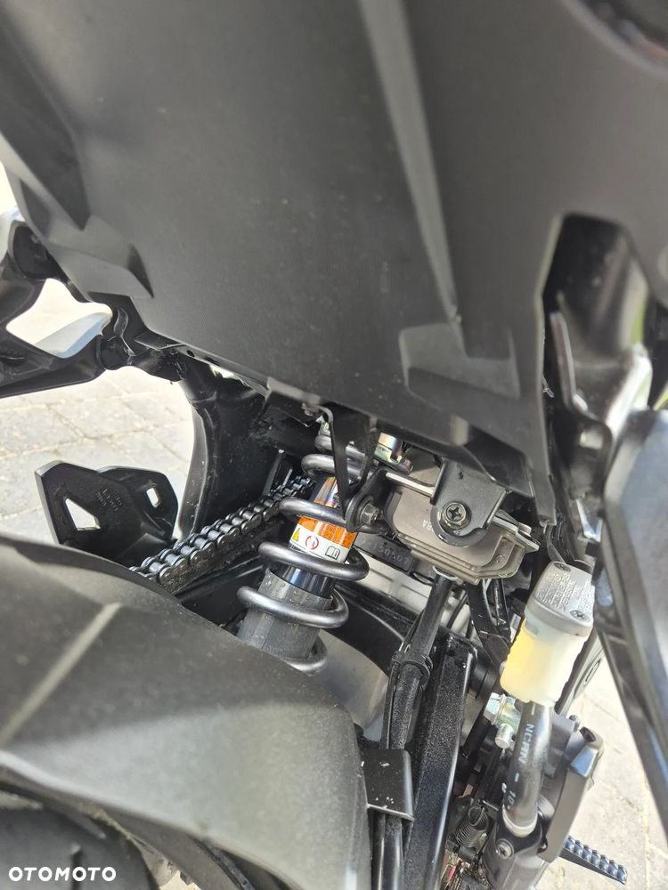 Suzuki GSX - 14