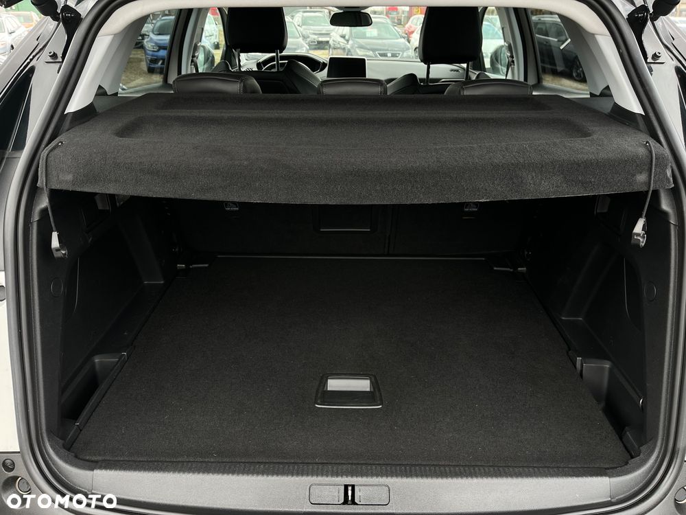 Peugeot 3008 PureTech 130 Stop & Start GPF Allure Business-Paket - 29
