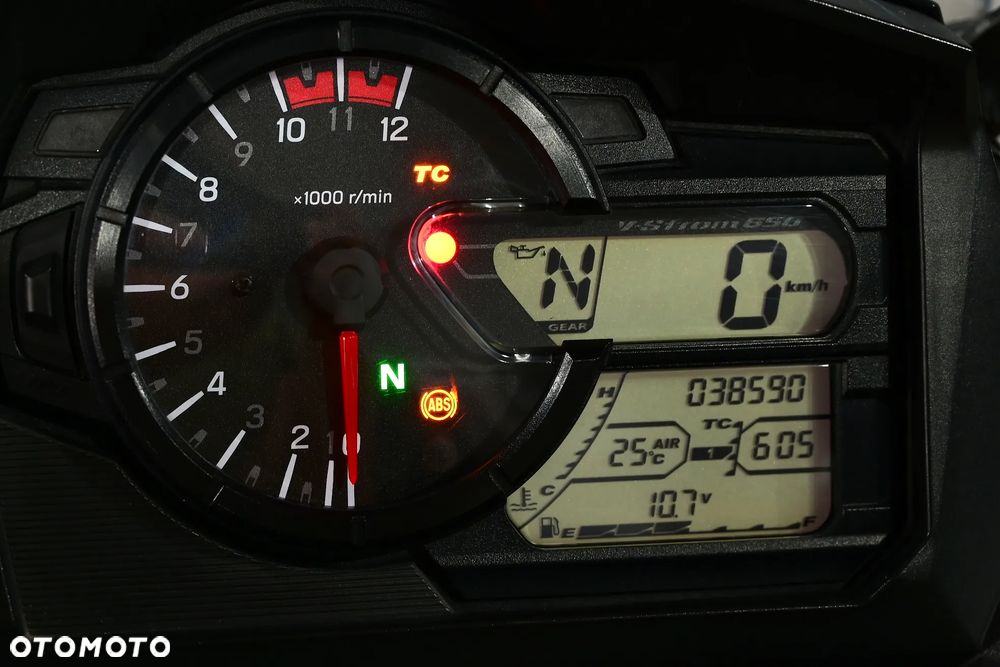 Suzuki V-STROM - 9